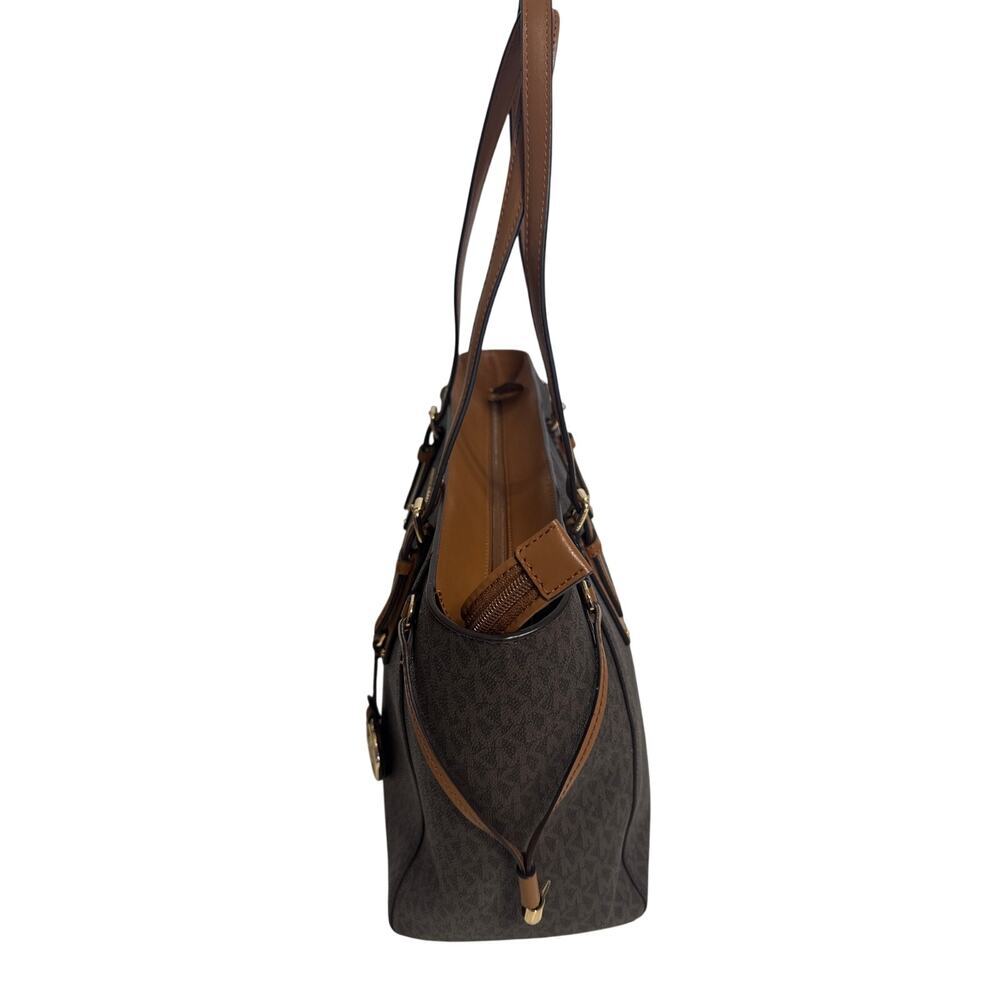 Michael Kors NWT Voyager Medium Logo Tote Bag Pocketbook Brown Zip Drawstring - Picture 6 of 15